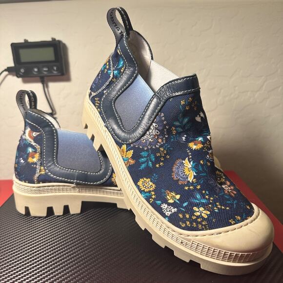 sold out! vaddia izzy navy floral sneakers us 6.5 retail $199 - Picture 8 of 11